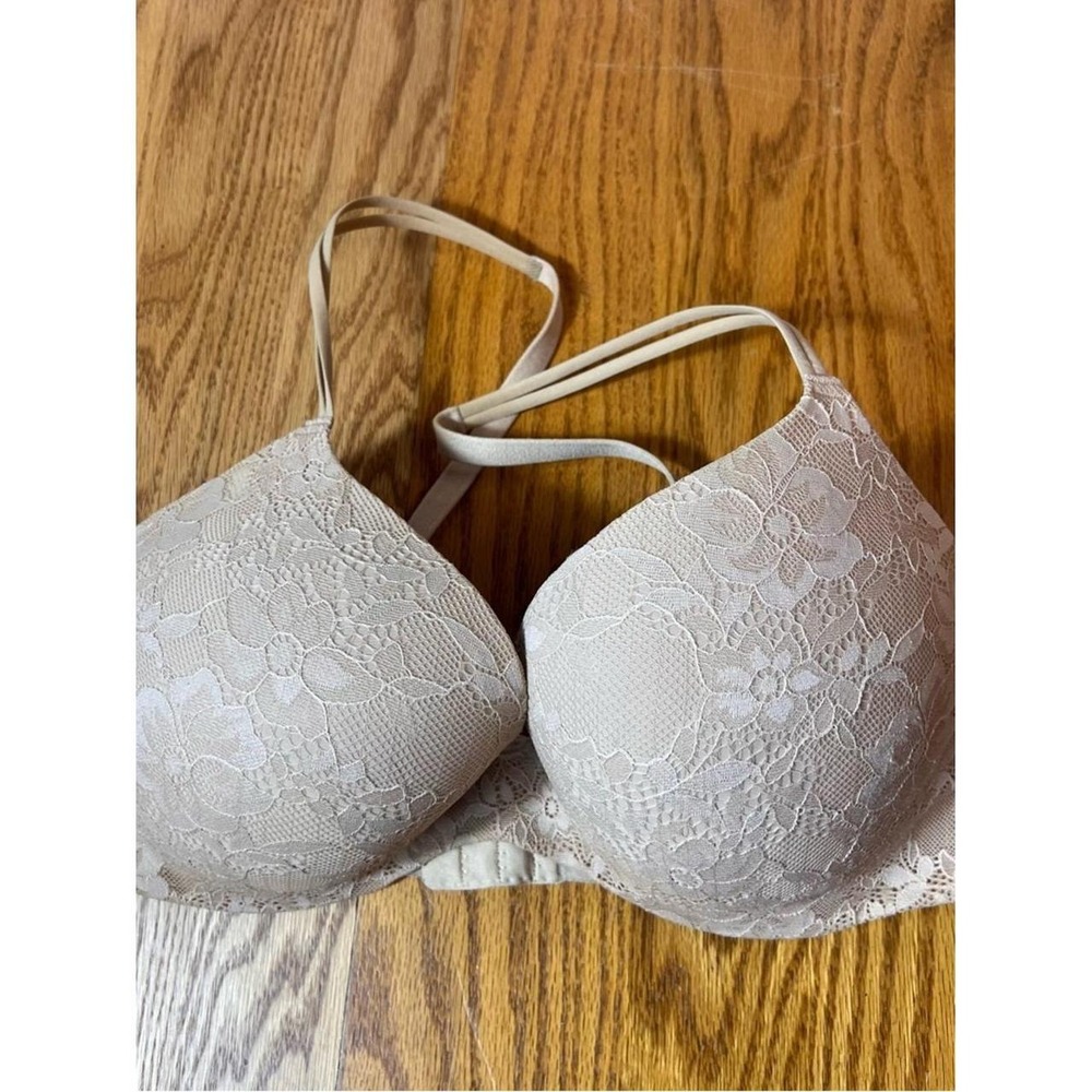 Victoria's Secret Lace Push-Up Bra in Light Beige NWOT 36DD padded